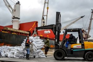 corea-del-sur-inicia-la-entrega-a-cuba-de-un-donativo-de-24.600-toneladas-de-arroz
