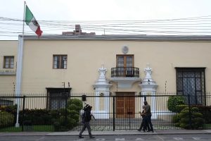 peru-refuerza-seguridad-en-embajada-de-mexico-ante-posible-fuga-de-betssy-chavez