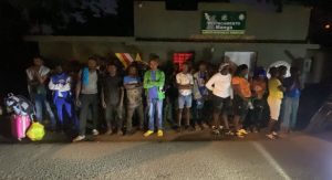 ejercito-intercepta-30-extranjeros-indocumentados-en-montecristi