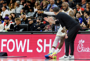 lakers-cortan-racha-negativa-con-amplia-victoria-sobre-kings-tras-llamado-de-atencion-de-redick