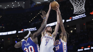 holmgren-lidero-al-thunder-con-triunfo-contundente-sobre-76ers-tras-racha-negativa