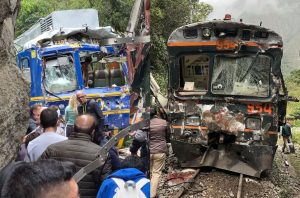 choque-de-trenes-en-ruta-a-machu-picchu-deja-al-menos-15-turistas-heridos
