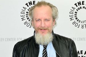 daniel-stern-inmortalizara-escena-iconica-de-“mi-pobre-angelito”-con-una-escultura