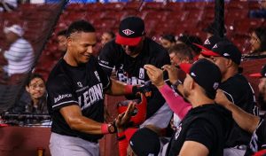 leones-blanquean-a-gigantes-y-siguen-liderando-el-round-robin