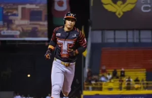 toros-llegan-a-mitad-del-round-robin-en-la-cima-compartida-con-leones;-vencen-17-1-a-aguilas