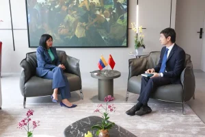 delcy-rodriguez-sostiene-reunion-con-el-embajador-de-china-en-medio-de-la-presion-de-eeuu.