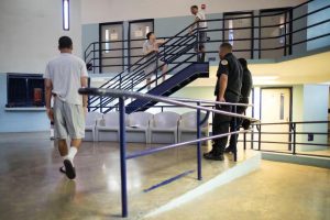 demandan-al-estado-de-nueva-york-por-aislamiento-a-menores-en-centros-de-detencion