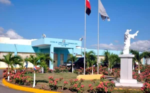 atacan-a-tiros-vehiculo-de-subdirectora-del-penal-rafey;-hieren-a-un-chofer-en-santiago-oeste