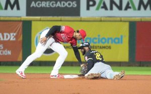 escogido-amplia-ventaja-en-primero-con-triunfo-8-3-sobre-aguilas