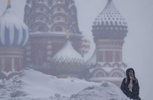 colapsa-el-principal-aeropuerto-de-moscu-debido-a-la-mayor-nevada-en-50-anos