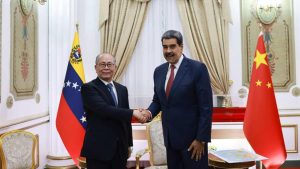 China busca garantías sobre sus préstamos en Venezuela, también de EE.UU., según Bloomberg
