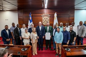 De la lomita al corazón: Santiago declara Hijo Adoptivo a Yunesky Maya