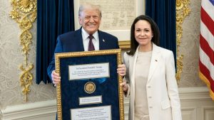 trump-dice-que-podria-«involucrar»-a-maria-corina-machado-en-el-futuro-de-venezuela