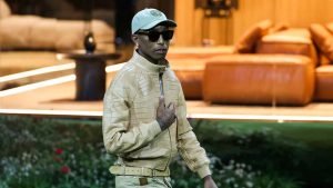 pharrell-williams-presenta-coleccion-futurista-de-louis-vuitton-en-la-semana-de-la-moda-de-paris
