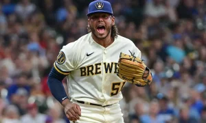 mets-acuerdan-canje-por-el-dominicano-freddy-peralta-y-refuerzan-su-rotacion-abridora