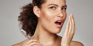 Cómo combatir el mal aliento cuando no es posible lavarse los dientes