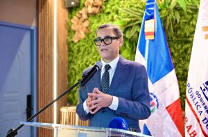 ministro-de-trabajo-recuerda-que-en-febrero-se-aplicara-el-8-%-restante-del-aumento-salarial