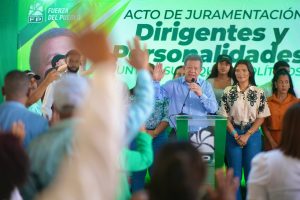 leonel-fernandez-retoma-juramentaciones-de-fuerza-del-pueblo-en-dn-y-villa-altagracia