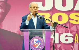 danilo-medina-llama-al-gremio-juridico-del-pld-a-defender-el-voto-en-2028