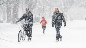 tormenta-invernal-paraliza-ee-uu.:-apagones-masivos,-vuelos-cancelados-y-emergencia-en-20-estados