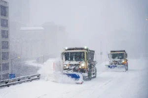 al-menos-15-muertos-y-casi-800000-hogares-sin-electricidad-en-ee-uu.-por-tormenta-invernal