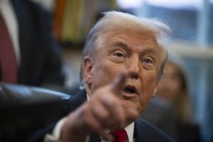 trump-asegura-que-cuba-«esta-a-punto-de-caer»-porque-ya-no-recibe-petroleo-de-venezuela