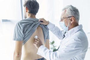 neumologos-advierten-aumento-de-infecciones-respiratorias-y-piden-no-minimizar-sintomas