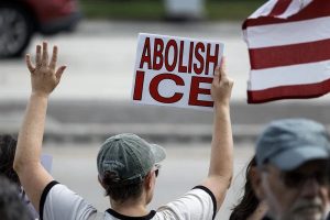 una-jueza-permite-que-continuen-las-redadas-migratorias-de-trump-en-minesota