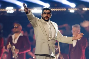 bad-bunny-gana-el-grammy-a-mejor-interpretacion-de-musica-global-por-‘eoo’