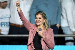 costa-rica:-laura-fernandez-logra-un-triunfo-aplastante-en-primera-ronda