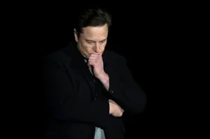 la-fiscalia-francesa-cita-a-elon-musk-y-a-la-exdirectora-general-de-x-a-declarar