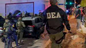 Más de 150 migrantes de México y Centroamérica detenidos en un operativo de ICE en Florida