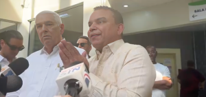 Titular SNS destituye al director del hospital Salvador B. Gautier tras visita sorpresa