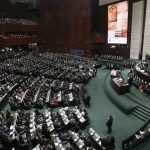 La instalación de una peluquería en el Senado desata un insólito debate en México