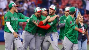 Tomateros apalean a los Leones y avanzan a la final caribeña