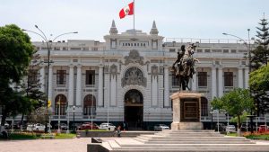 Congreso de Perú reúne firmas para debatir destitución del presidente interino José Jerí