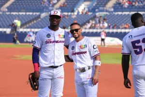 Junior Lake y Gustavo Núñez entre líderes Serie del Caribe 
