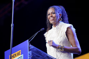 Michelle Obama sorprende al revelar que se hizo 10 piercings en una sola sesión