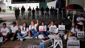 familiares-de-presos-politicos-cumplen-24-horas-en-huelga-de-hambre-en-caracas