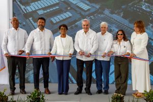 abinader-inaugura-nuevo-mercado-municipal-en-higuey