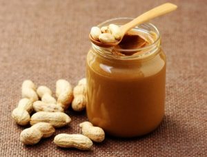 Mantequilla de maní contaminada con plástico provoca retiro masivo en Estados Unidos