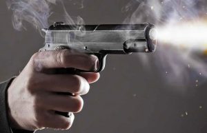 Autoridades buscan a sospechosos de robo y asalto armado en Nueva York