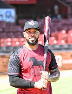 Gigantes del Cibao anuncian que Leury García se queda en el equipo