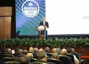 gobierno-estima-que-burocracia-cero-ahorro-1.3-%-del-pib-a-rd-en-cinco-anos