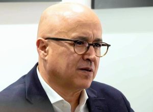 francisco-dominguez-brito:-“la-crisis-conductual-de-los-adolescentes-es-una-alarma-nacional”