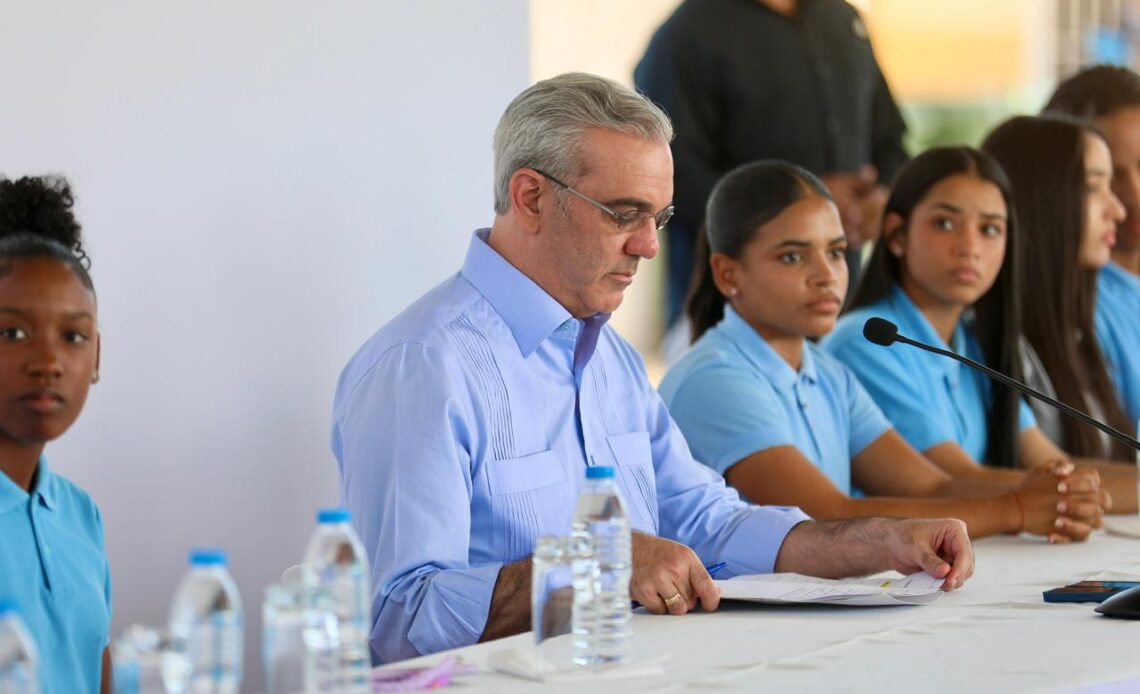 Abinader destaca el impacto del nuevo hub digital de Google para la juventud dominicana