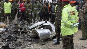 seis-muertos,-incluido-un-diputado,-al-estrellarse-un-helicoptero-en-el-oeste-de-kenia