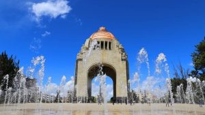 mexico-iluminara-el-monumento-a-la-revolucion-con-los-colores-dominicanos