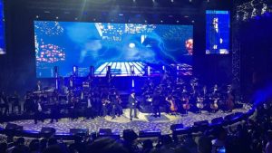 yandel-conquista-altos-de-chavon-con-historico-concierto-sinfonico-a-casa-llena