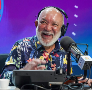 Jochy Santos celebra 30 años en la radio con “El Mismo Golpe”